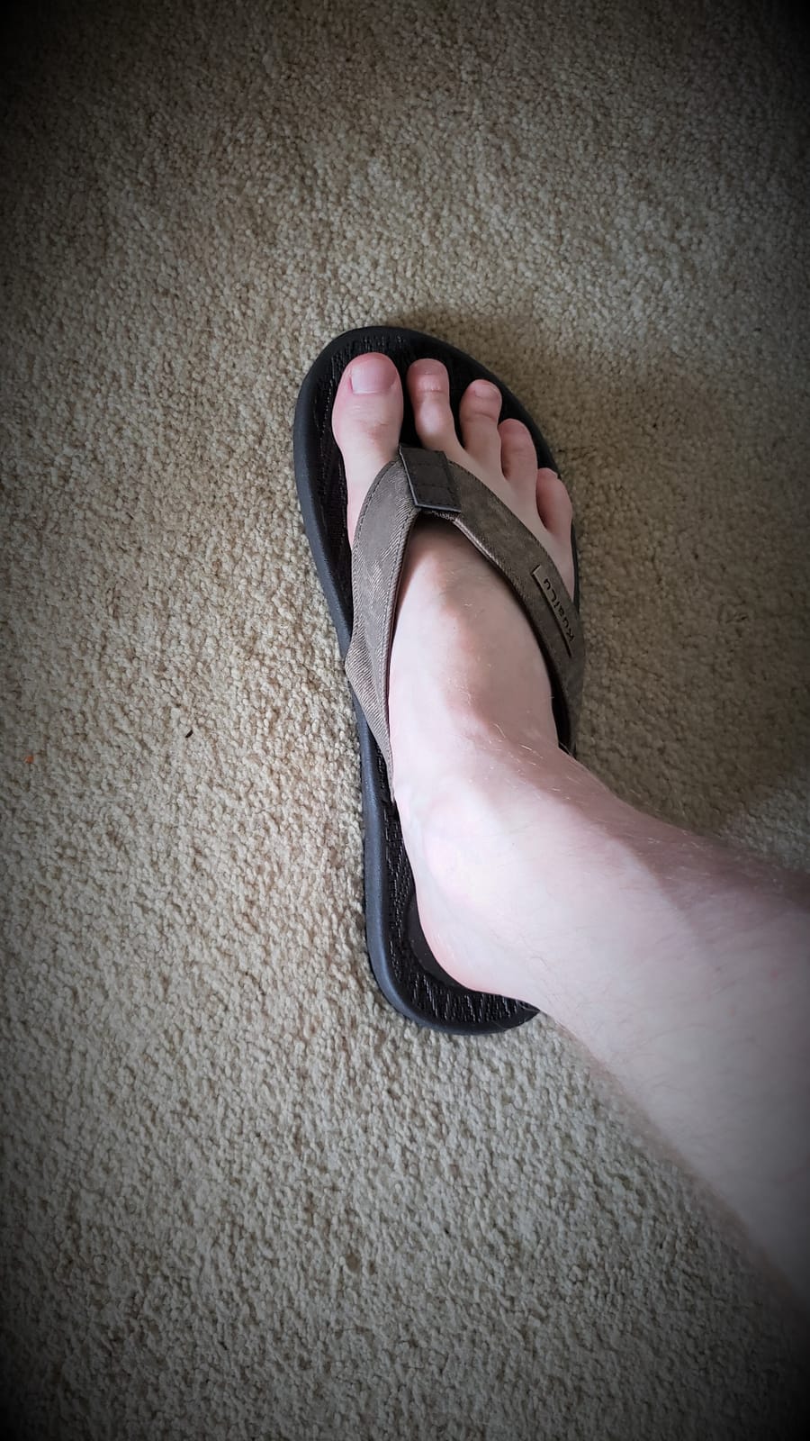 KuaiLu Mens Flip Flops Comfortable Arch Support Waterproof Thong Sandals customer photo 1
