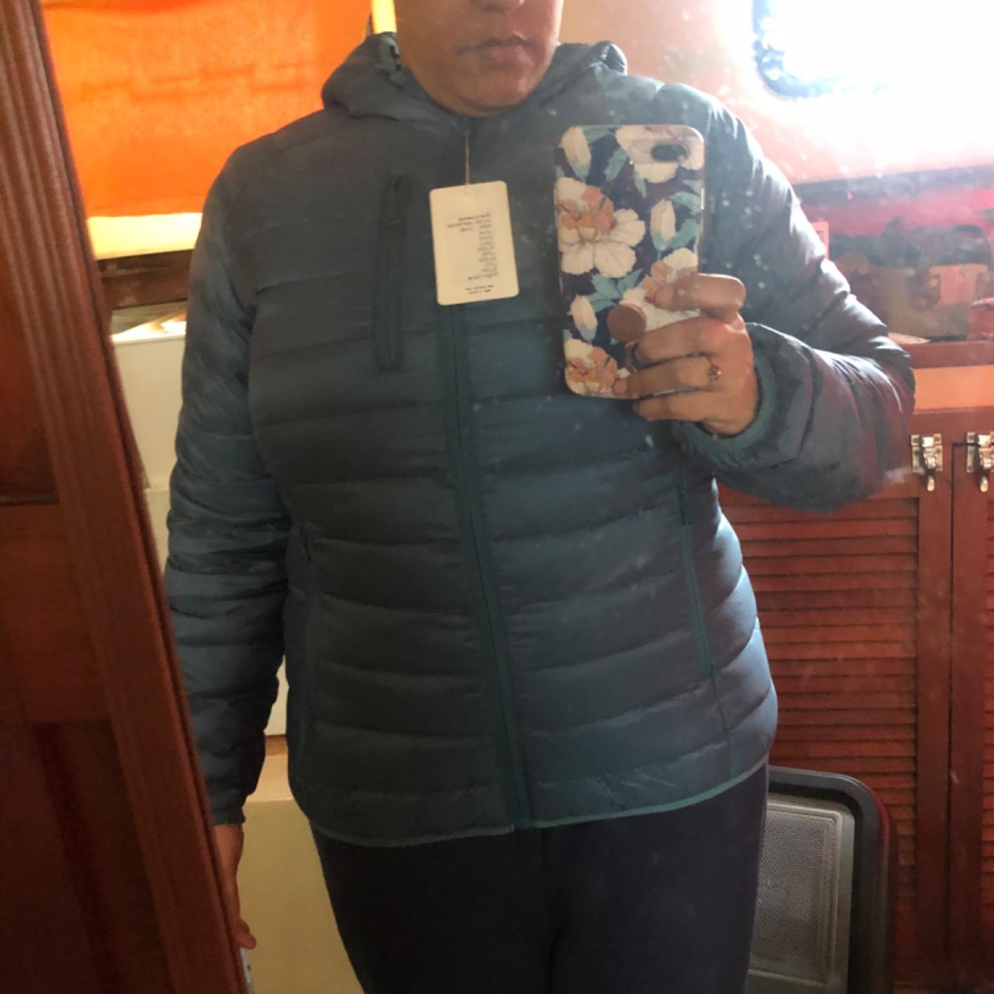 Wantdo Women's Packable Puffer Down Jacket Lightweight Hooded Winter Coats customer photo 1
