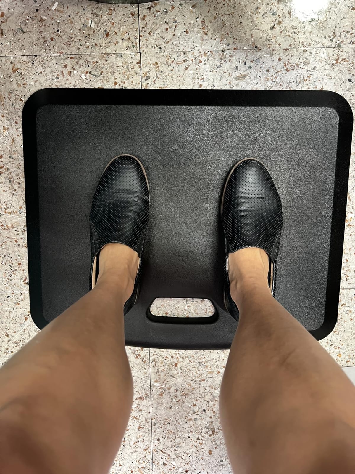 Mount-It! Anti Fatigue Floor Mat, 18x22, Black customer photo 1