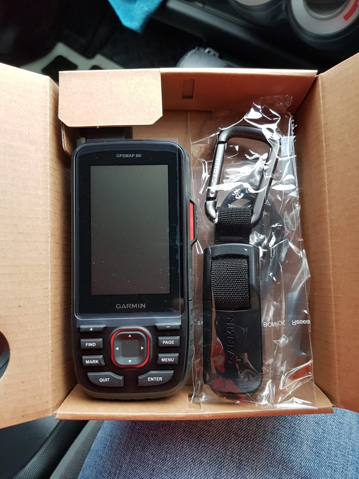 Garmin GPSMAP 66i, GPS Handheld and Satellite Communicator, Featuring TopoActive Mapping and inReach Technology customer photo 1