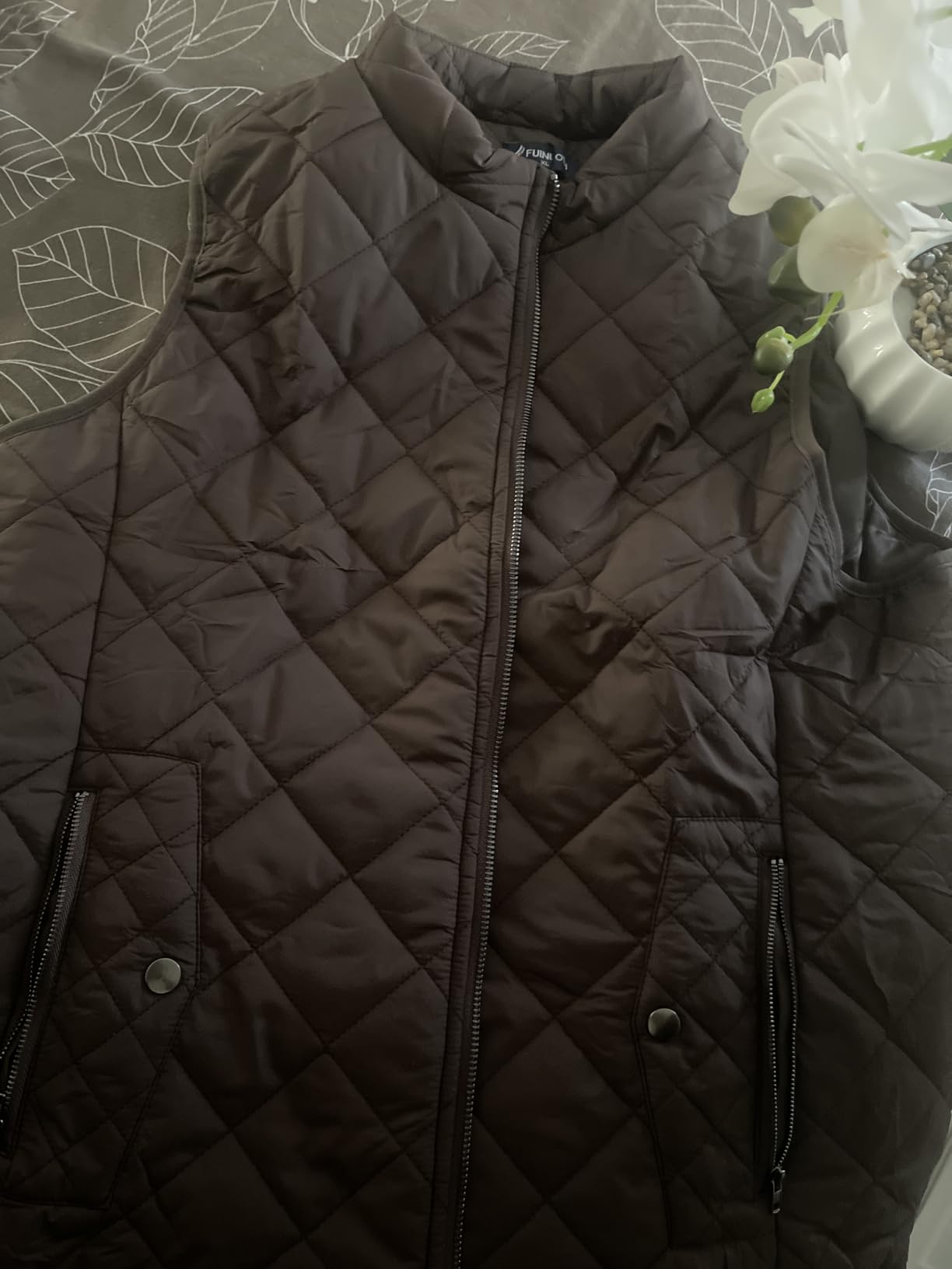 Fuinloth Women's Quilted Vest Lightweight Puffer Stand Collar Zip Gilet customer photo 1