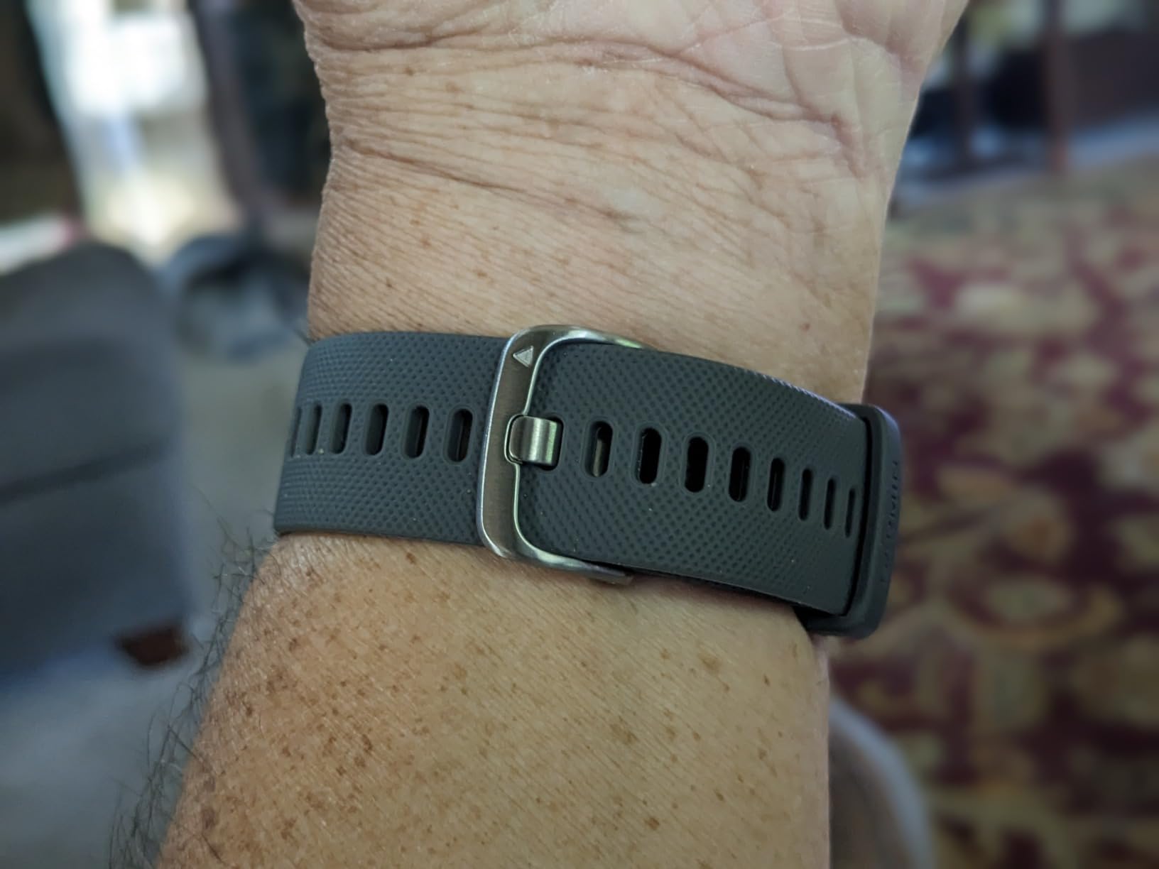 Garmin vivoactive 4S, Smaller-Sized GPS Smartwatch, Features Music, Body Energy Monitoring, Animated Workouts, Pulse Ox Sensors, Rose Gold with White Band customer photo 1
