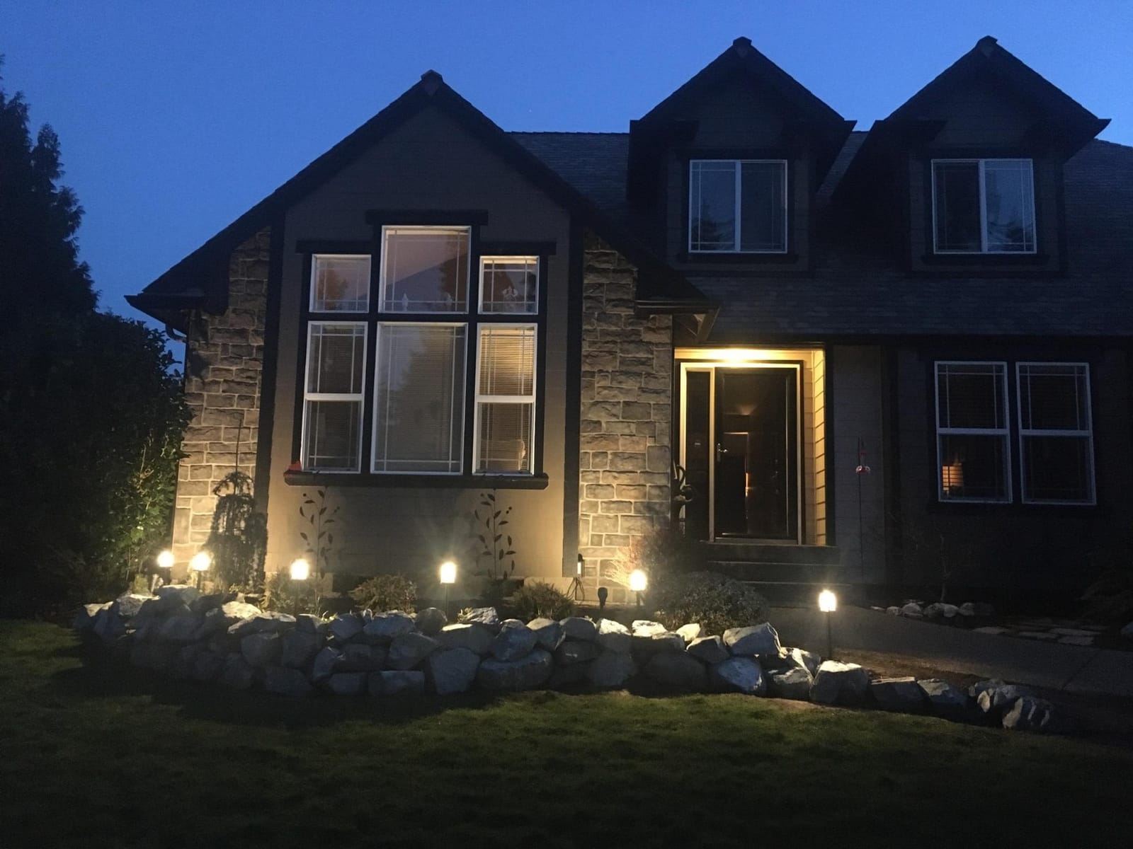 hykolity Low Voltage LED Landscape Kits, 12V-15V Pathway Flood Light Kits customer photo 1
