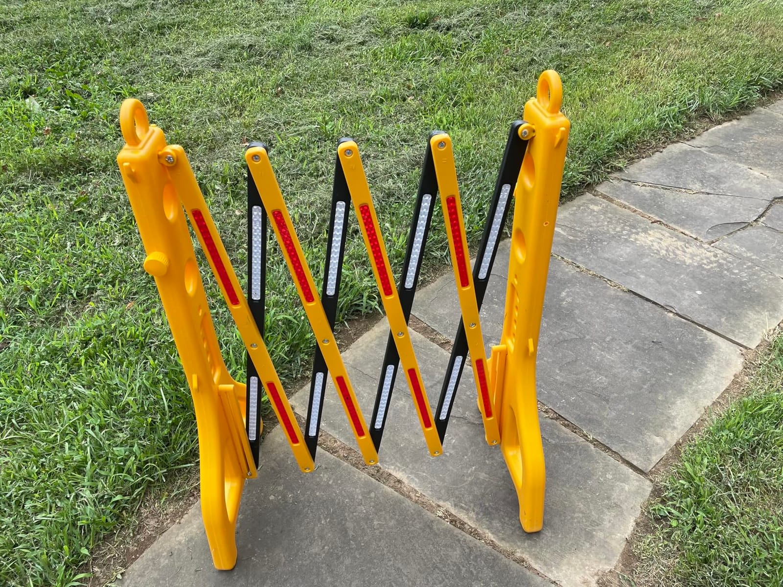 RELIANCER Expandable 8.46ft Safety Barricade,Retractable Security Barrier Water Filled Weighted Base,Adjustable Traffic Barricades,Outdoor Crowd Control Barriers,Driveway Isolation Gate,Garden Fence customer photo 1
