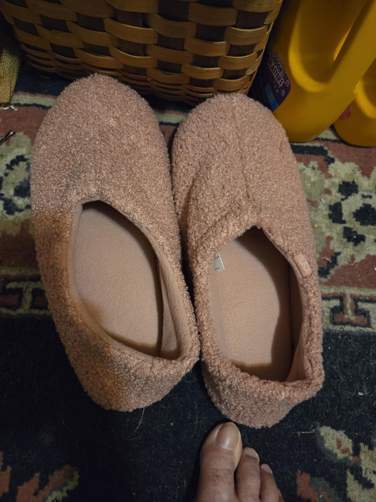 HomeTop Women's Fuzzy Curly Fur Fleece Lining Memory Foam Loafer Slippers customer photo 1