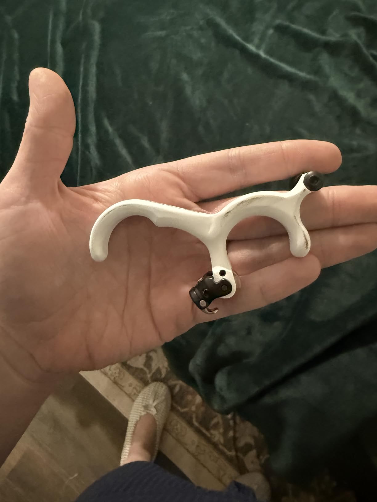 B3 Archery Ghost 3 Finger Handle Back-Tension Release with Textured Coated White Grip & Integrated Thumb Peg customer photo 2