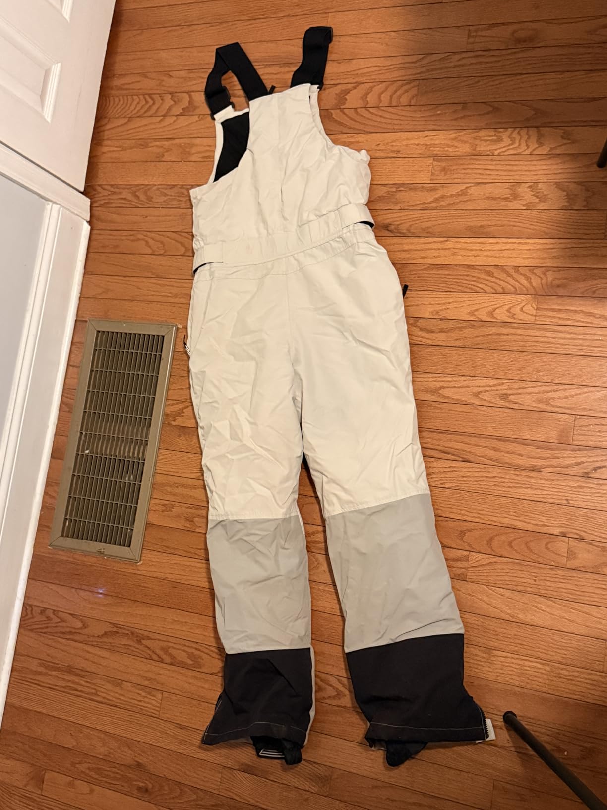 Amazon Essentials Men's Water-Resistant Insulated Snow Bib Overall customer photo 2
