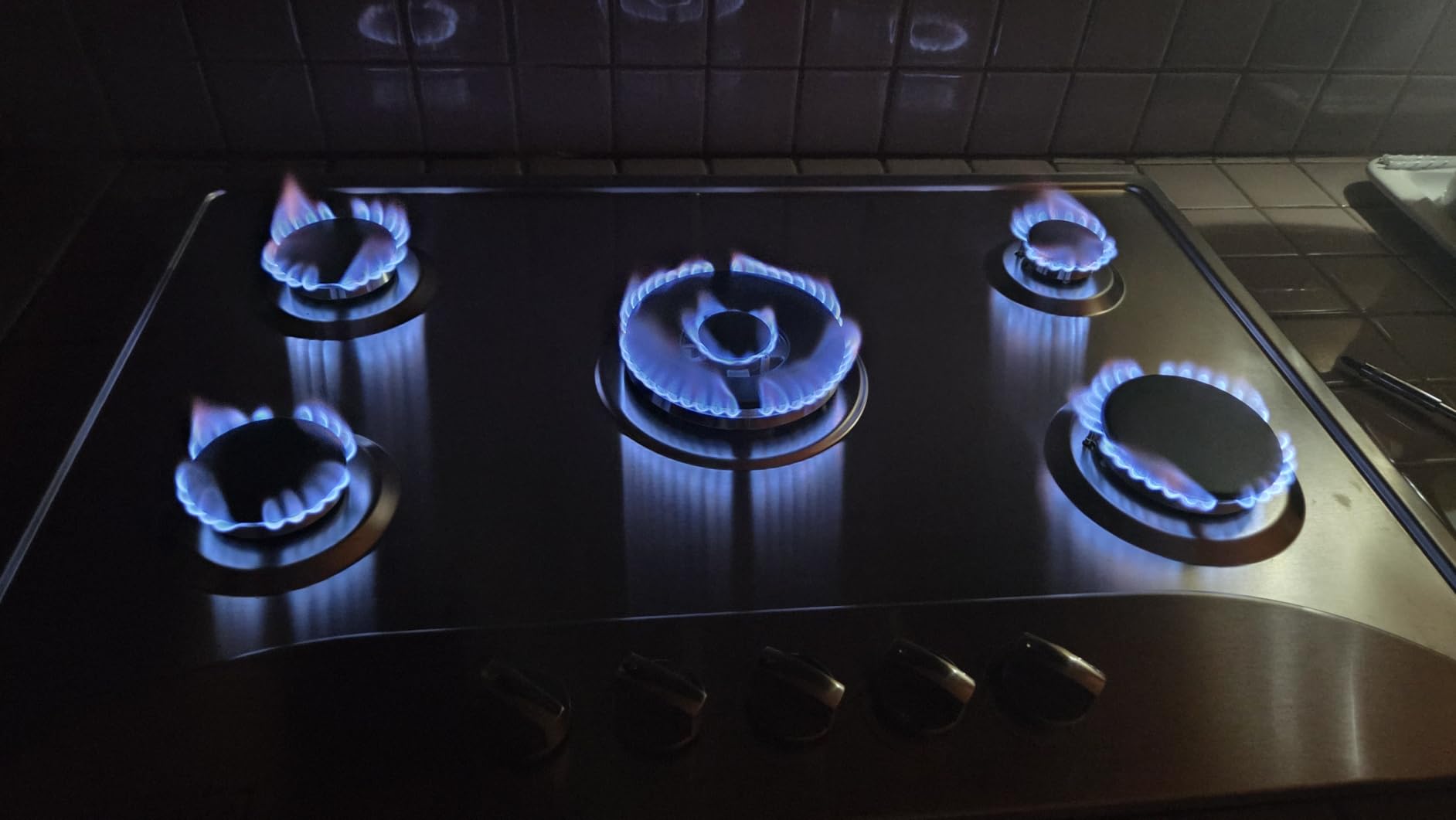 Empava 30-Inch Gas Cooktop, 5 Italian SABAF Burners, Stainless Steel customer photo 1