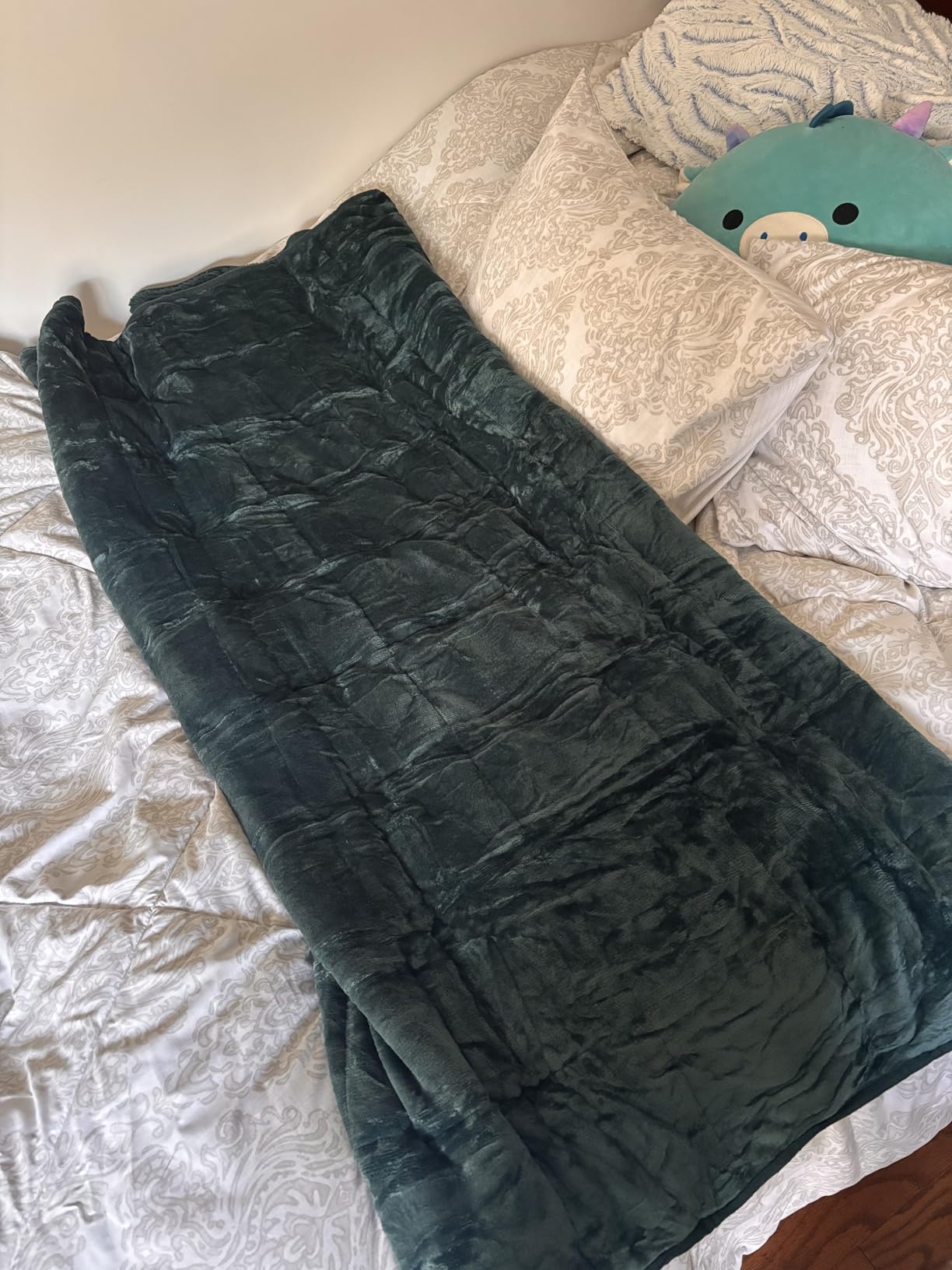 Uttermara Weighted Blankets for Adults Queen Size, 15lbs 60x80 Inches customer photo 1