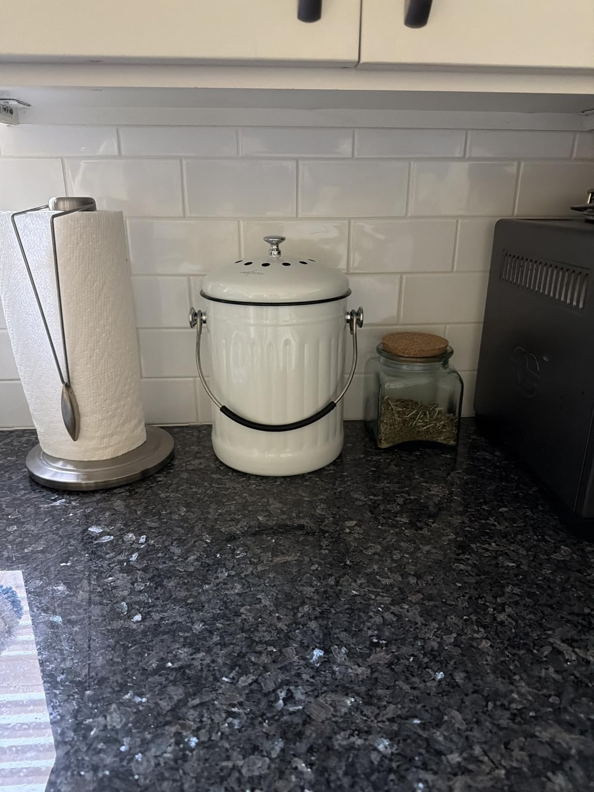 RED FACTOR Premium Compost Bin for Kitchen Countertop - Stainless Steel Food Waste Bucket with Innovative Dual Filter Technology - Includes Spare Filters (Matt Copper, 1.3 Gallon) customer photo 2