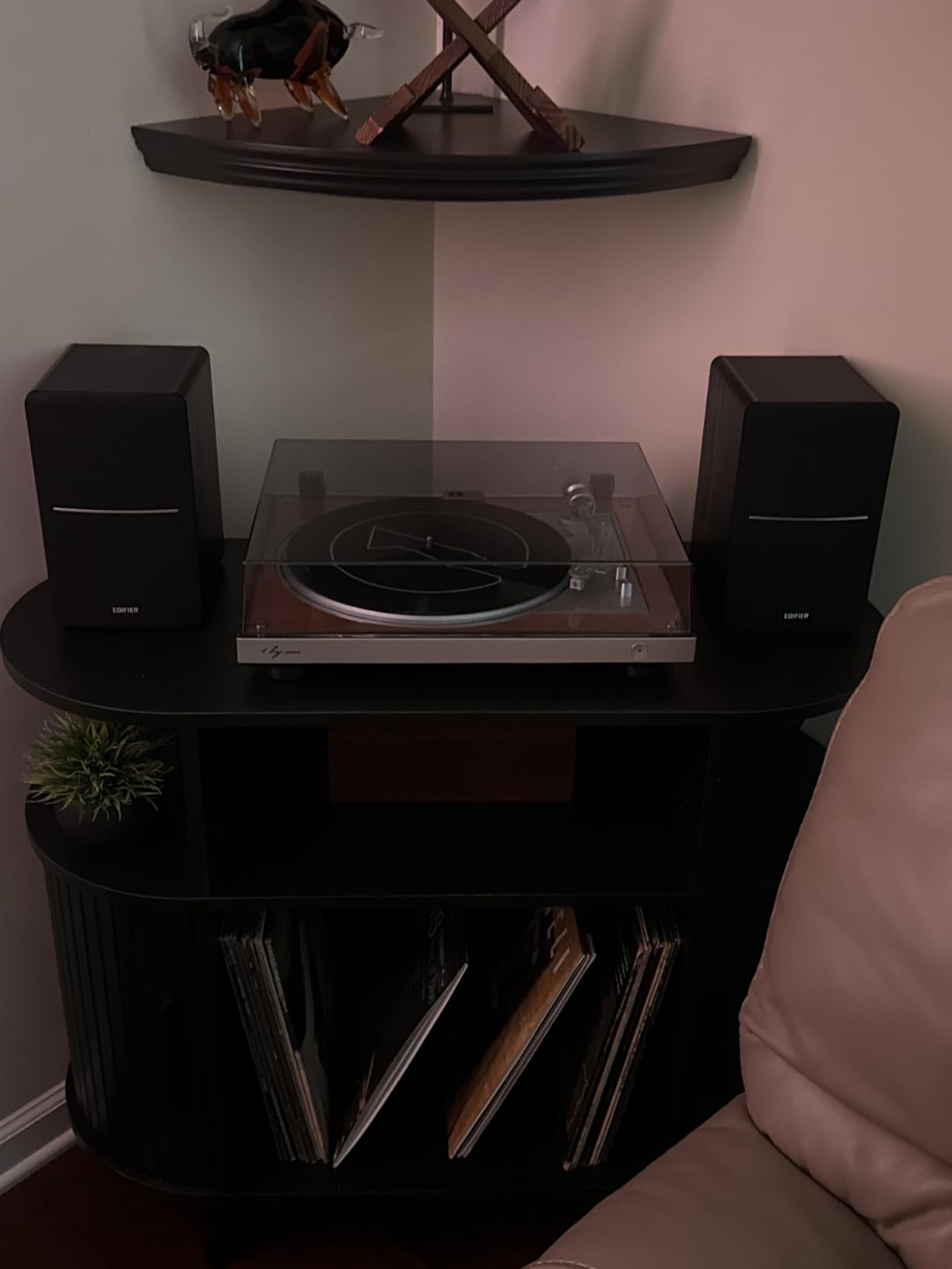 Edifier R1280DBs Active Bluetooth Bookshelf Speakers - Optical Input - 2.0 Wireless Studio Monitor Speaker - 42W RMS with Subwoofer Line Out - Black customer photo 2