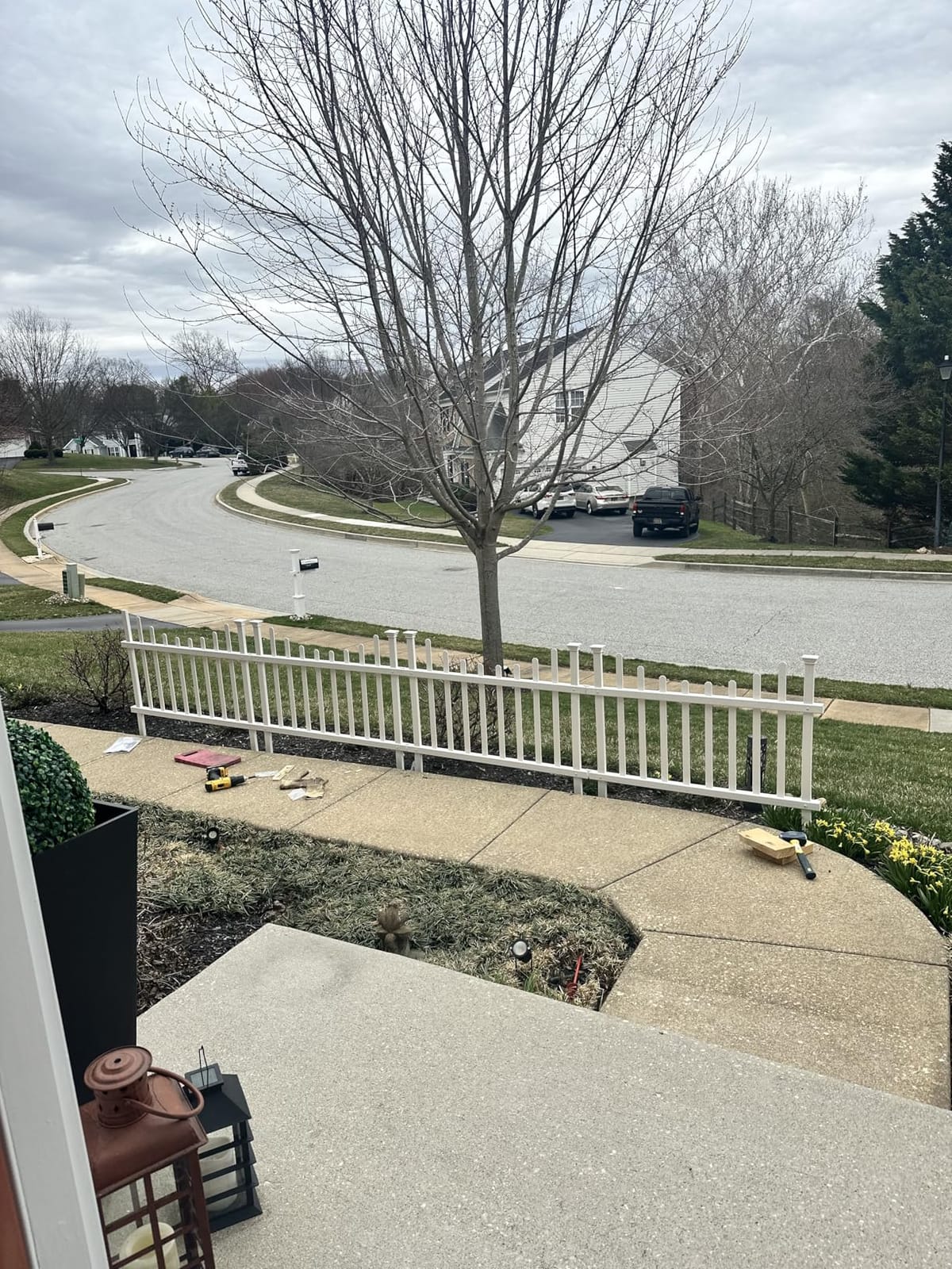 Zippity Washington Picket Fence Panels, White Vinyl DIY No Dig Kit customer photo 1