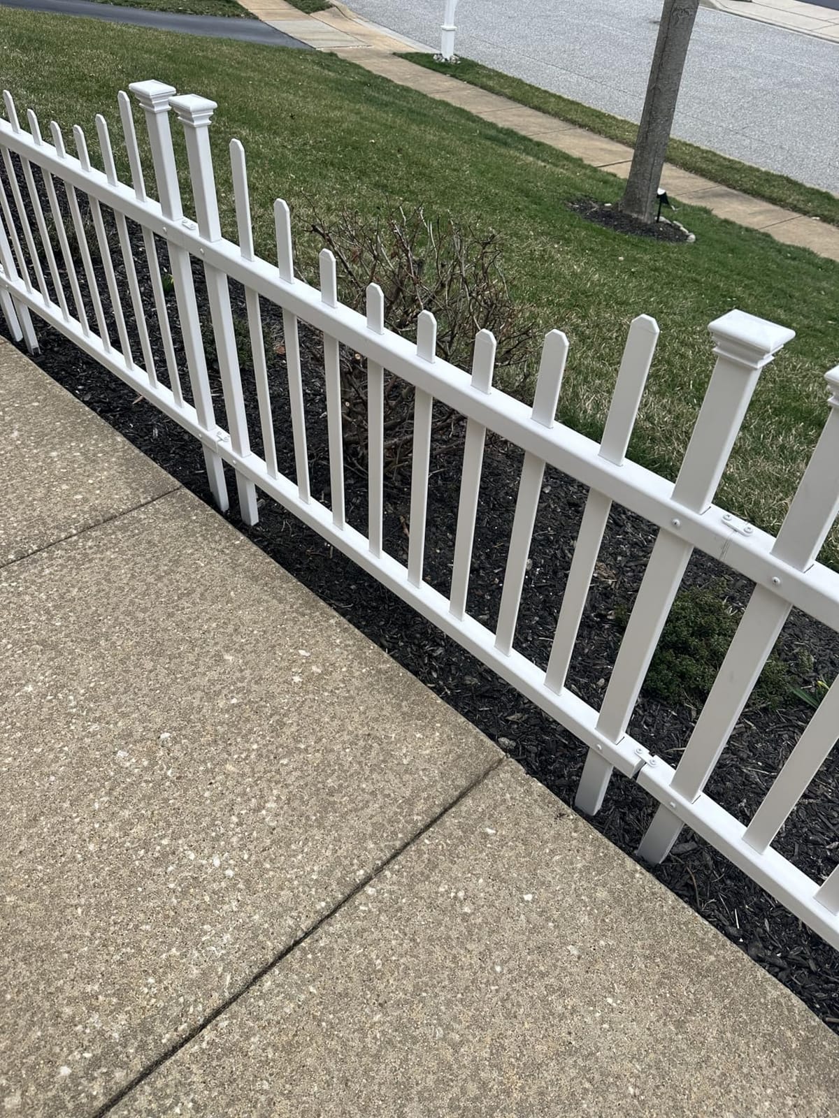 Zippity Washington Picket Fence Panels, White Vinyl DIY No Dig Kit customer photo 2