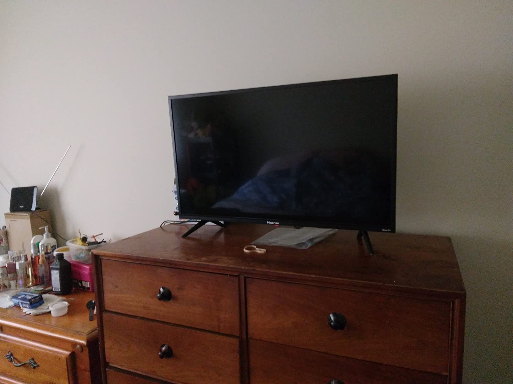 Hisense 43-Inch Class H4 Series LED Roku Smart TV with Alexa Compatibility (43H4F, 2020 Model) customer photo 1
