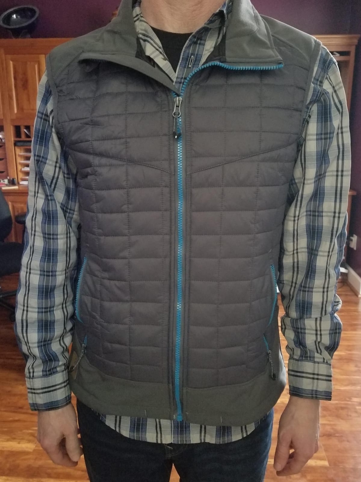 Little Donkey Andy Men’s Lightweight Puffer Vest, Warm Outdoor Sleeveless Jacket for Golf Hiking Running customer photo 1