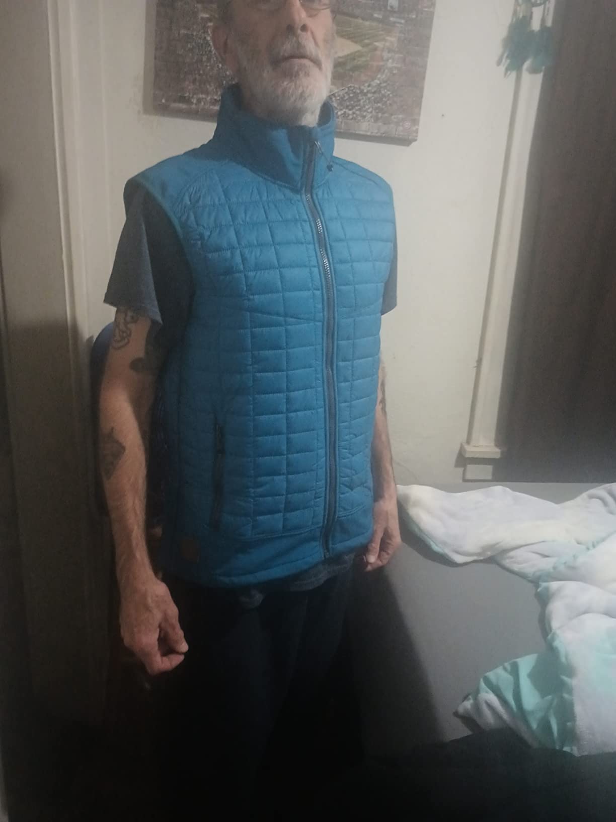 Little Donkey Andy Men’s Lightweight Puffer Vest, Warm Outdoor Sleeveless Jacket for Golf Hiking Running customer photo 2