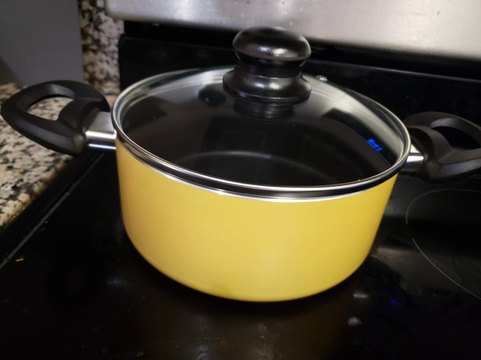 NutriChef 15-Piece Non Stick Kitchen Cookware Set PFOA/PFOS-Free, Colorful Heat Resistant Lacquer w/Saucepot, Frying Pans, Oven Pot, Lids, 5 Utensil - NCCWCOR15 customer photo 2