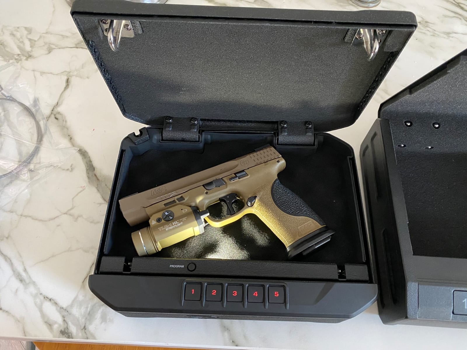 ONNAIS Iron SE Biometric Gun Safe for Handgun with Fingerprint Keypad Lock customer photo 1