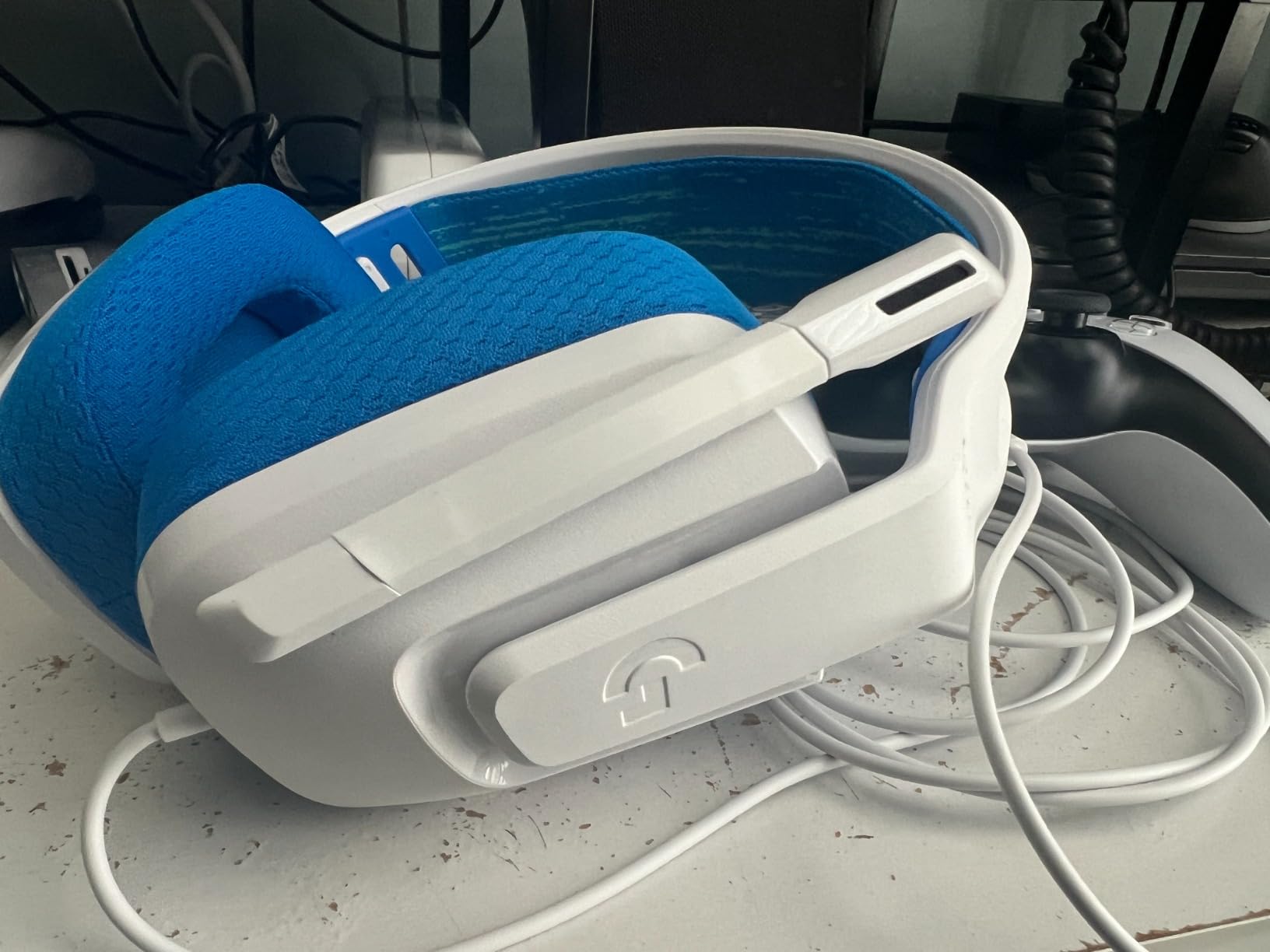 Logitech G335 Wired Gaming Headset (with Flip to Mute Microphone) - Black customer photo 2
