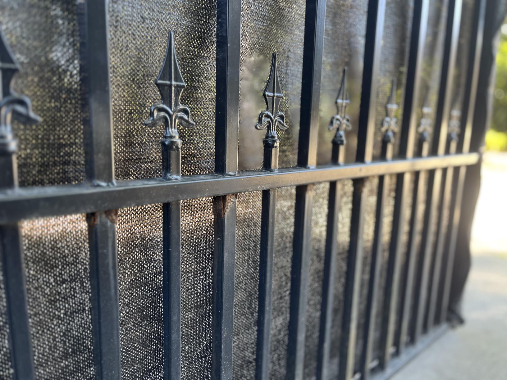 ALEKO Dual Swing Driveway Gate (12x6 Milan) DG12MILD customer photo 2