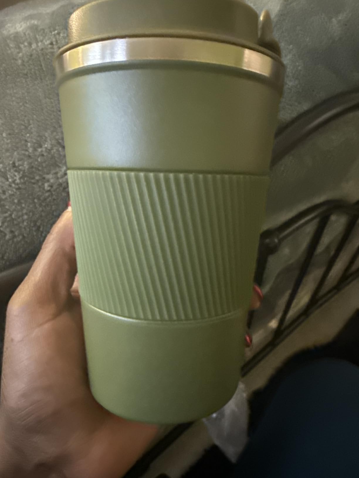 YINJOYI 17oz Travel Coffee Cups Insulated Mug Thermal Tumbler to Go with Lid Leak Proof Reusable Stainless Steel Coffee Mug Spill Proof for Hot and Iced Cold Drinks (Black, 510ml) customer photo 1
