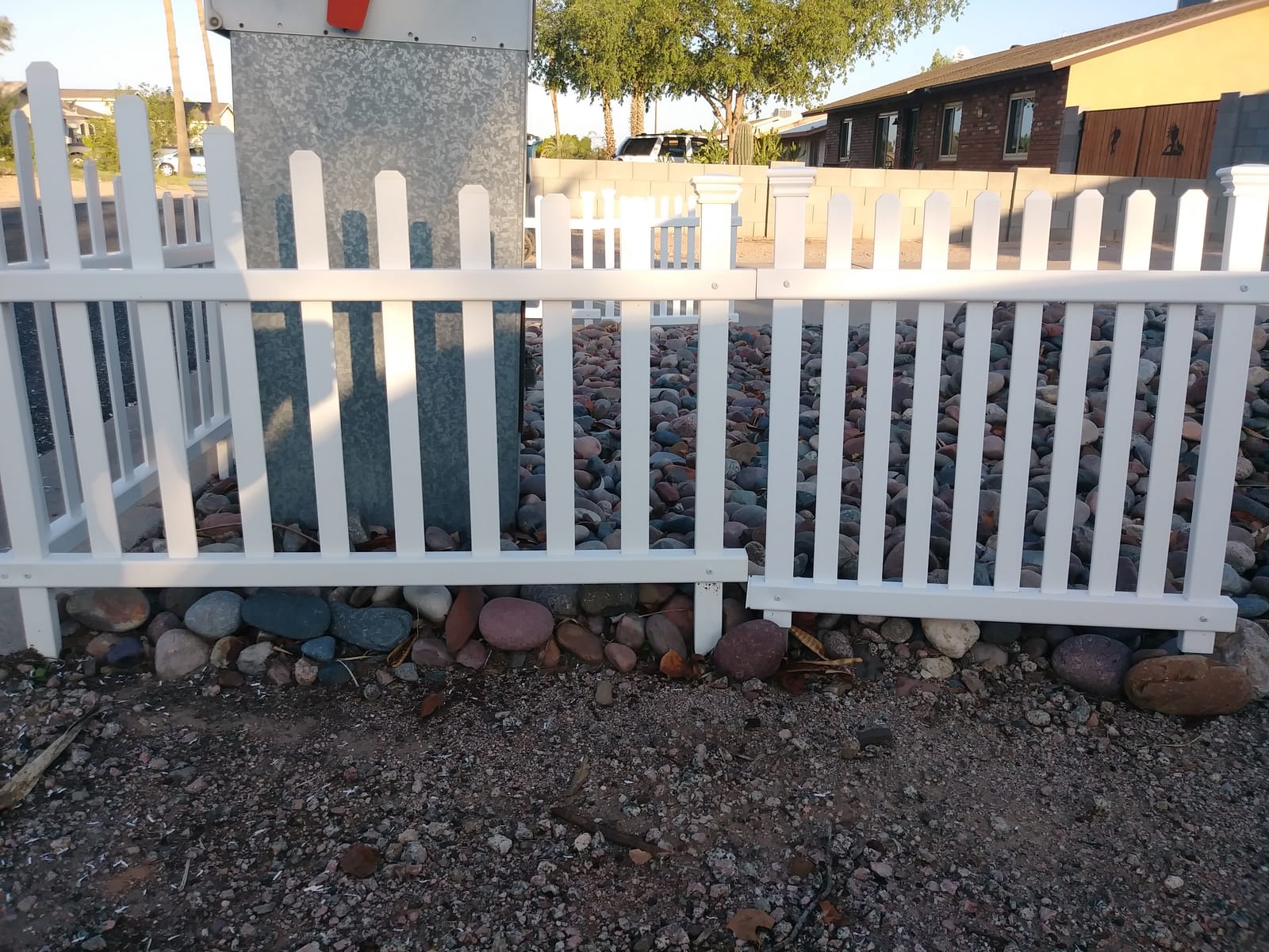 Zippity Roger Rabbit Garden Fence, White Vinyl DIY No Dig Kit customer photo 2
