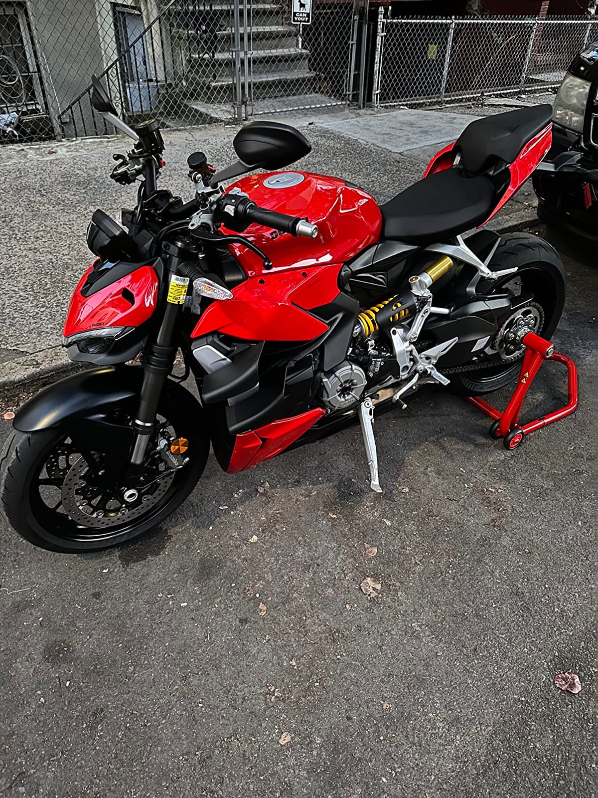 Ducati Rear Service Stand for Single-Sided Swinging Arm (OEM 97080111A) - Red customer photo 2