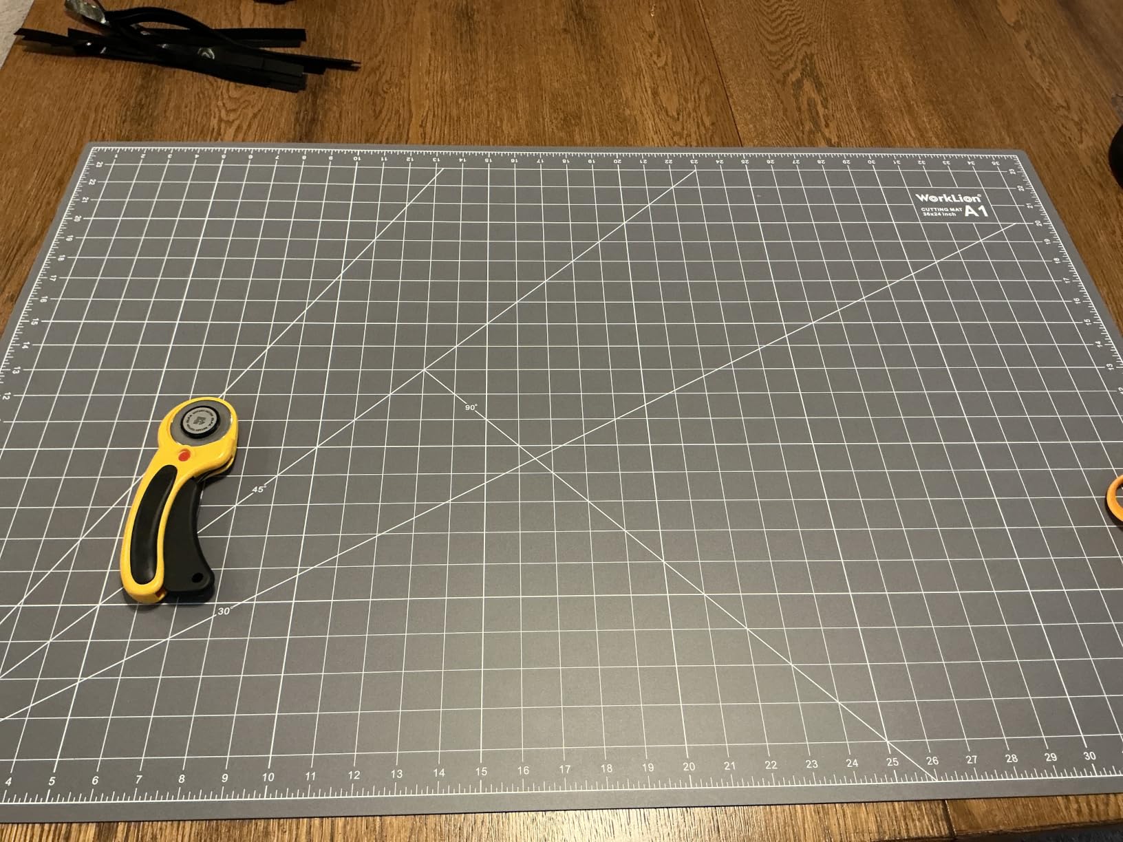 WORKLION Self Healing Cutting Mat: 24 x 36 inch Large Double Sided 5-Layer Gridded PVC Cut Mat for Sewing & Quilting & Scrapbooking customer photo 1