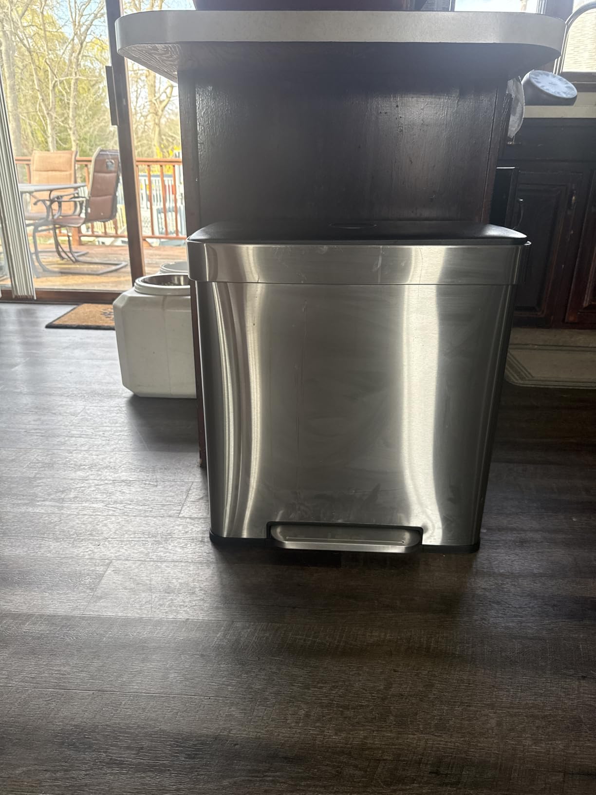 Amazon Basics Dual Compartment Recycling Trash Can with Soft-Close Lid, Fingerprint Resistant, Removable Liner Buckets, 60 Liters, Rectangular customer photo 2