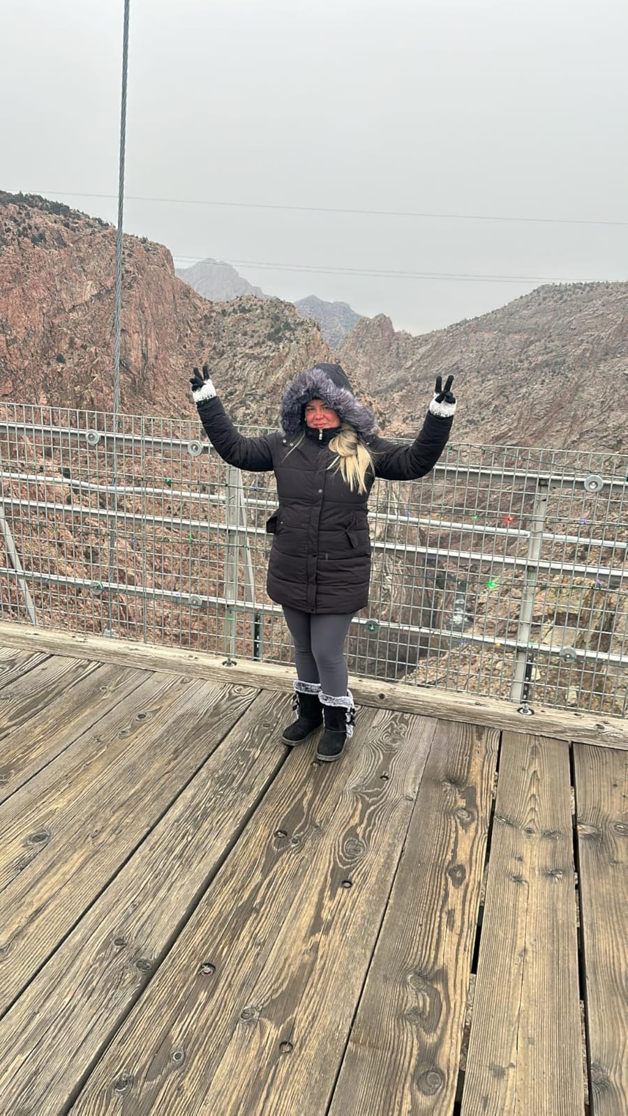 GGleaf Women's Winter Thicken Puffer Coat (Standard & Plus Size) Warm Snow Jacket with Fur Removable Hood customer photo 1