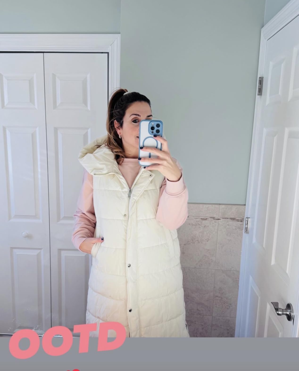 Inorin Women's Long Hooded Puffer Vest Sleeveless Stand Collar Down Vest customer photo 2