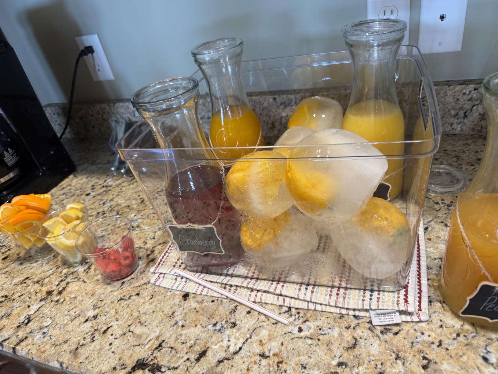 NETANY Set of 4 Glass Carafe with Lid, 1 Liter Beverage Serveware Carafe, Clear Glass Pitcher for Mimosa Bar, Brunch, Cold Water, Juice, Milk, Iced Tea, Lemonade customer photo 2