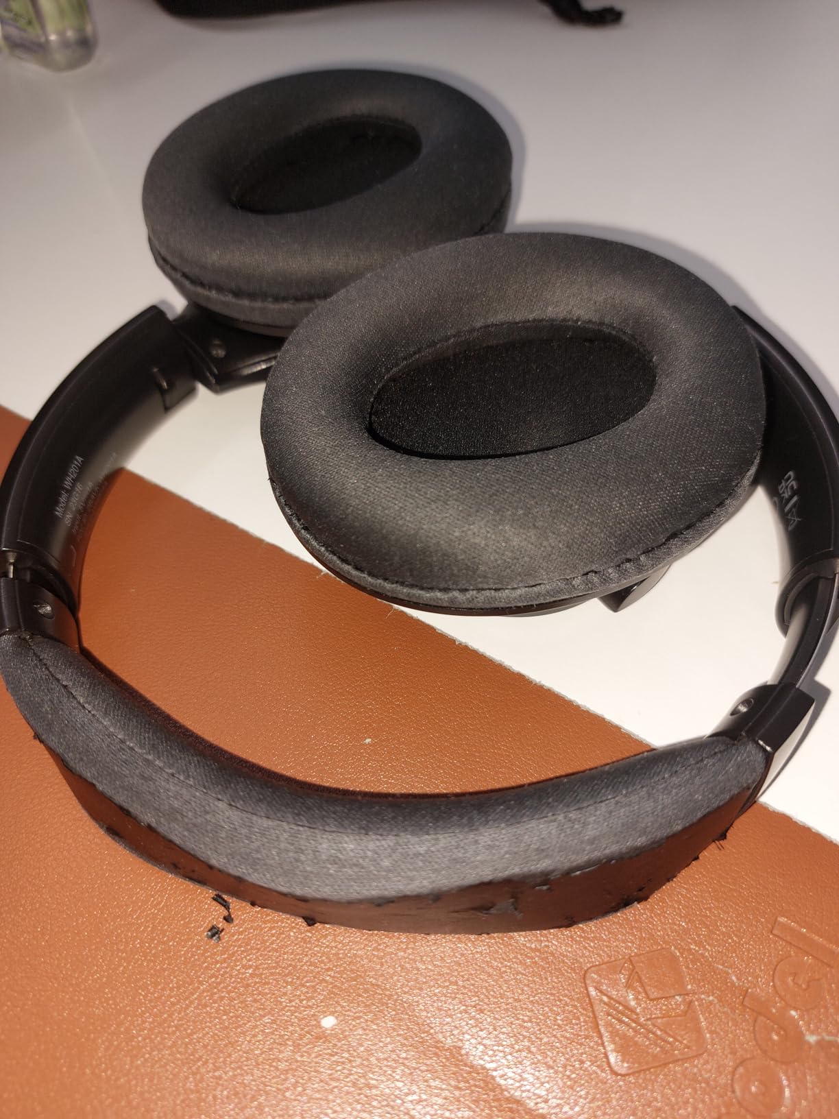 KVIDIO Bluetooth Headphones Wireless Over Ear Headsets 65H Playtime customer photo 2