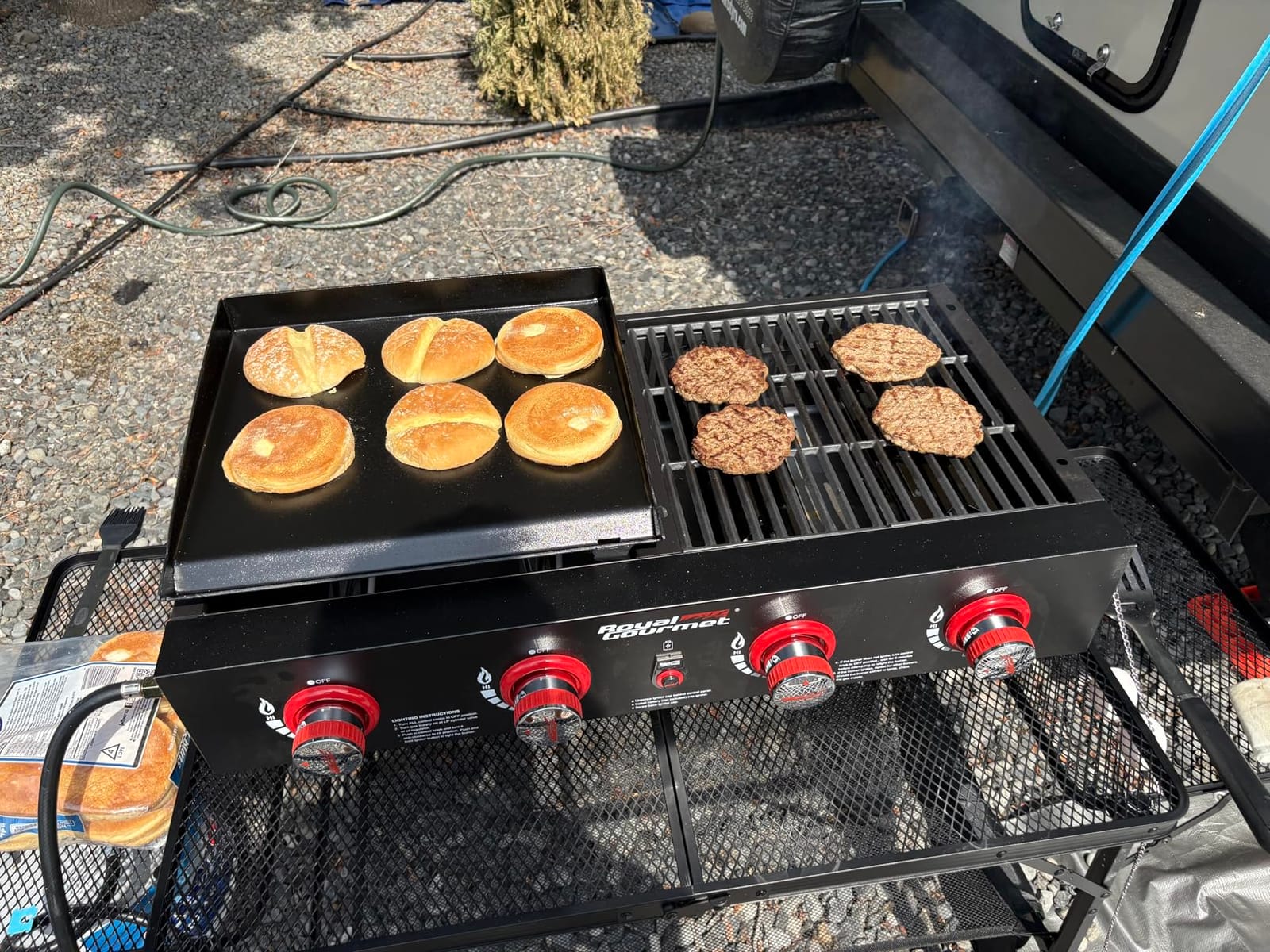 Royal Gourmet GD4002T 4-Burner Tailgater Grill and Griddle Combo customer photo 1