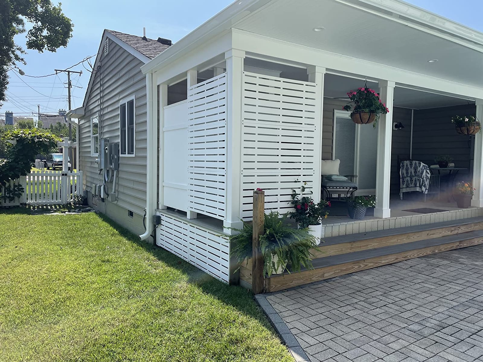 Freestyle 2'x4' Boardwalk Decorative Screen, White customer photo 2
