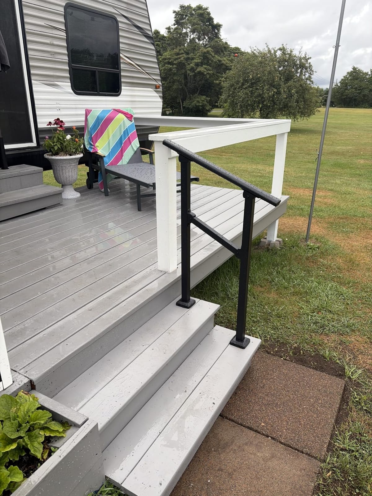 Metty Metal Hand Rails for Outdoor Steps, 4 Step Stair Railing Kit | Rustproof Stair Handrail, sturdy for seniors & families. Easy to install, fits outdoor steps & yard fences, concrete steps customer photo 2