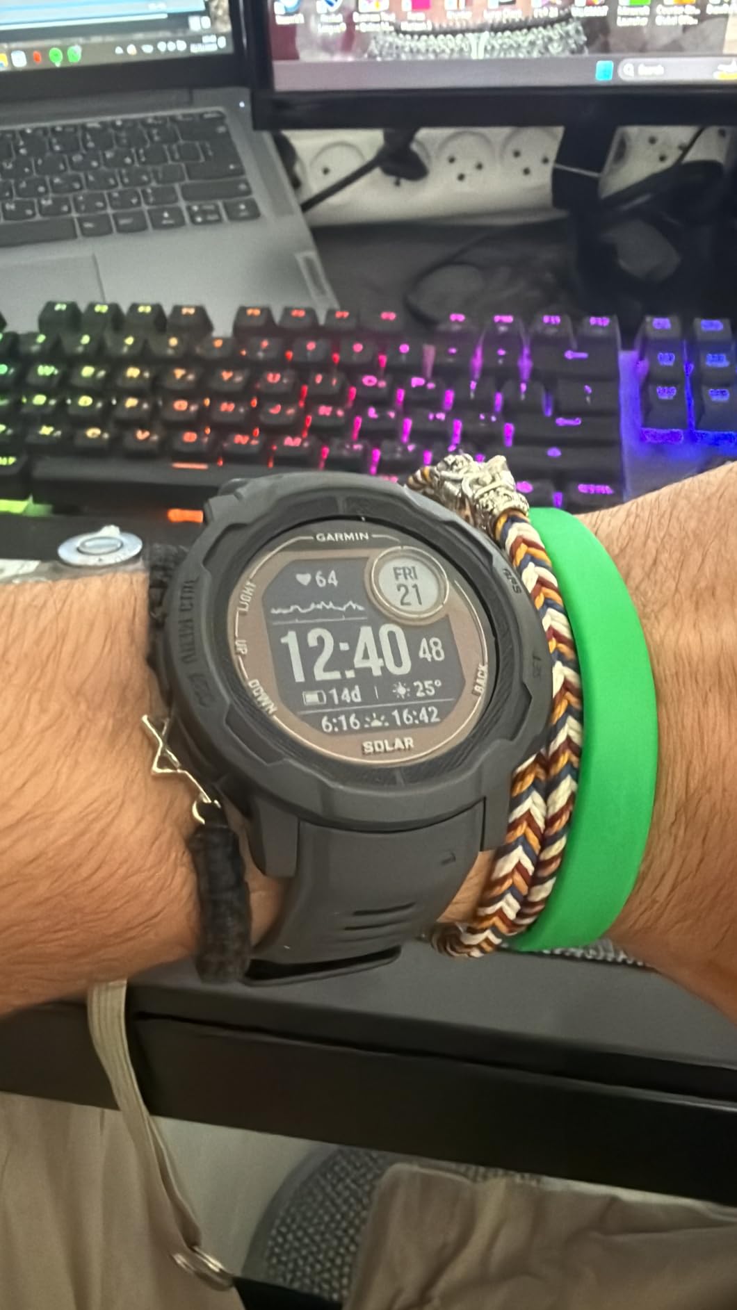 Garmin Instinct 2 Solar, Smaller-Sized Rugged Outdoor Watch with GPS, with Solar Charging Capabilities, Built for All Elements, Multi-GNSS Support, Tracback Routing and More, Graphite customer photo 1