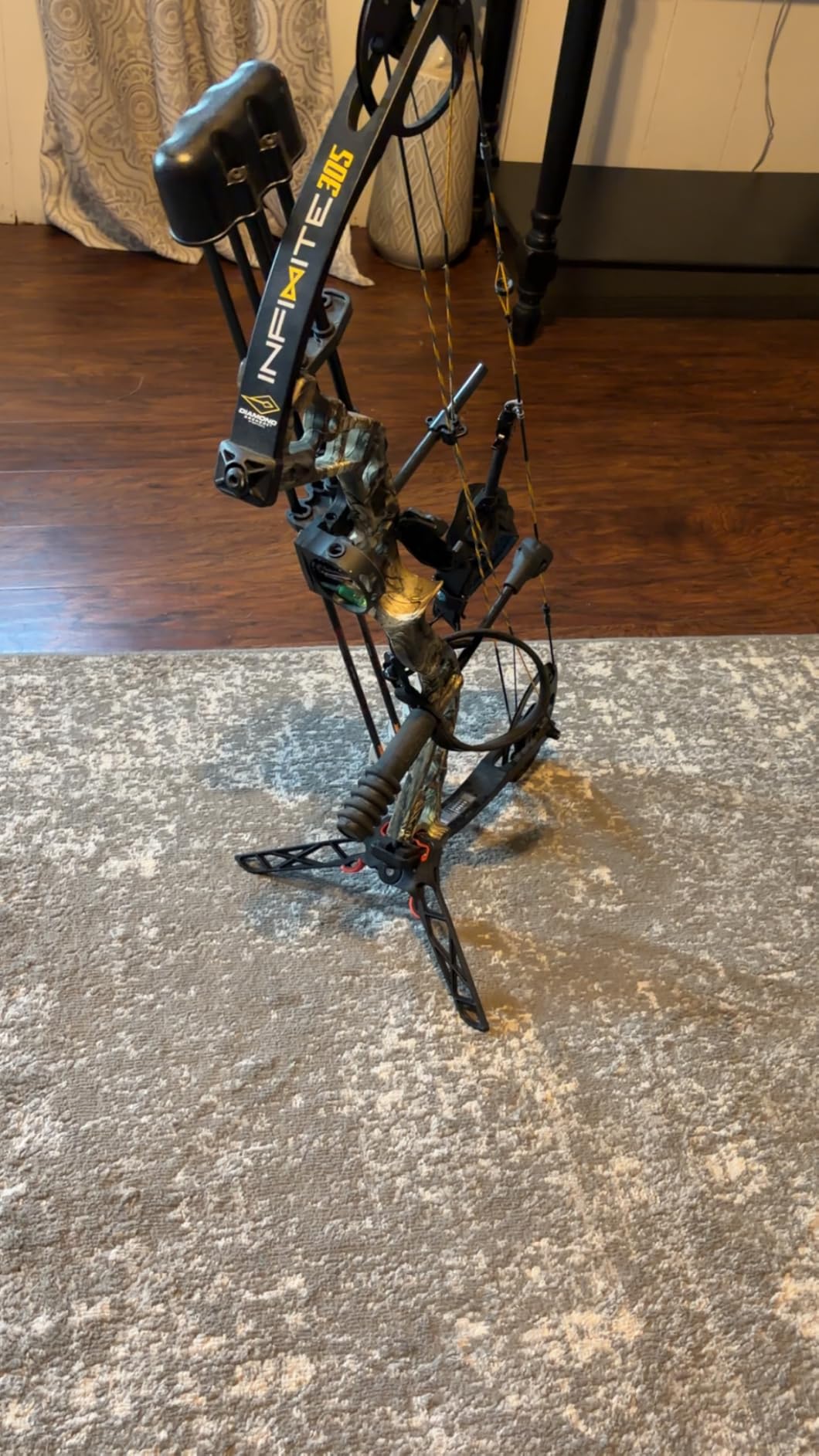 Archery Bow Stand Folding Compound Bow Stands Bow Jack Limbs Clamp Kickstand Ground Holder for Outdoor Hunting Shooting Accessories (Standard) customer photo 2