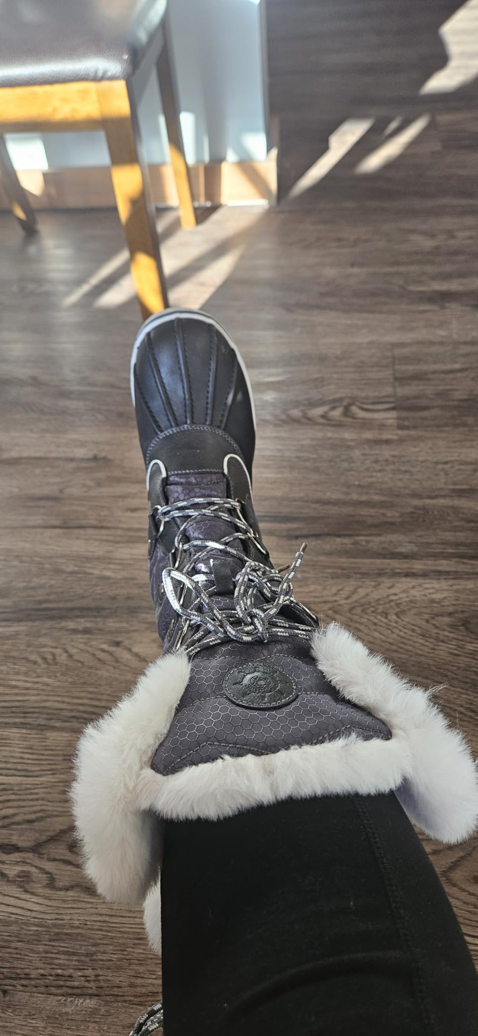kingshow Globalwin Women’s Snow Boots – Mid-Calf-Length Winter Boots For Women with Faux Fur Lining, Insulated Cold Weather Protection, and Non-Slip Traction Sole customer photo 1