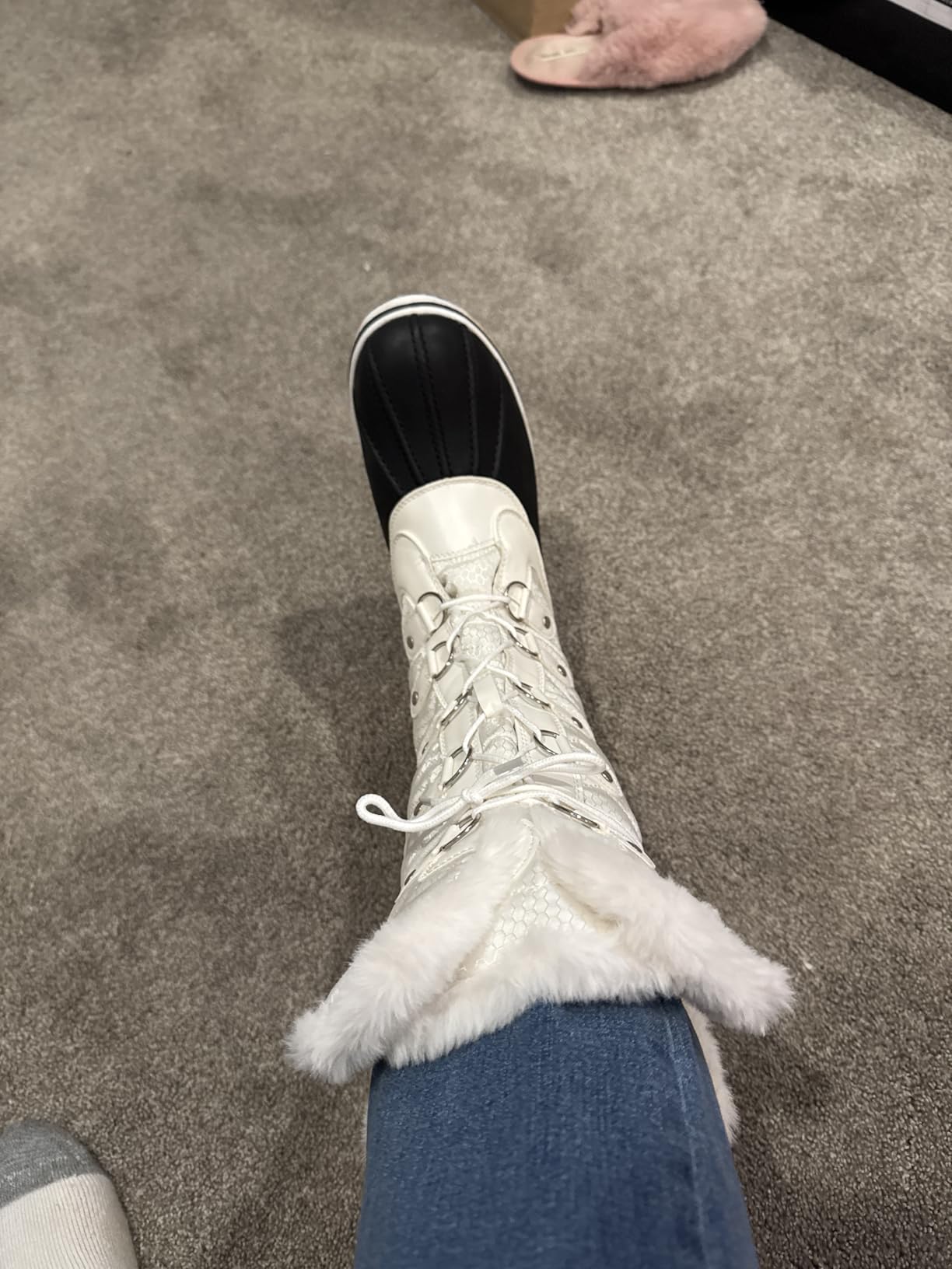kingshow Globalwin Women’s Snow Boots – Mid-Calf-Length Winter Boots For Women with Faux Fur Lining, Insulated Cold Weather Protection, and Non-Slip Traction Sole customer photo 2