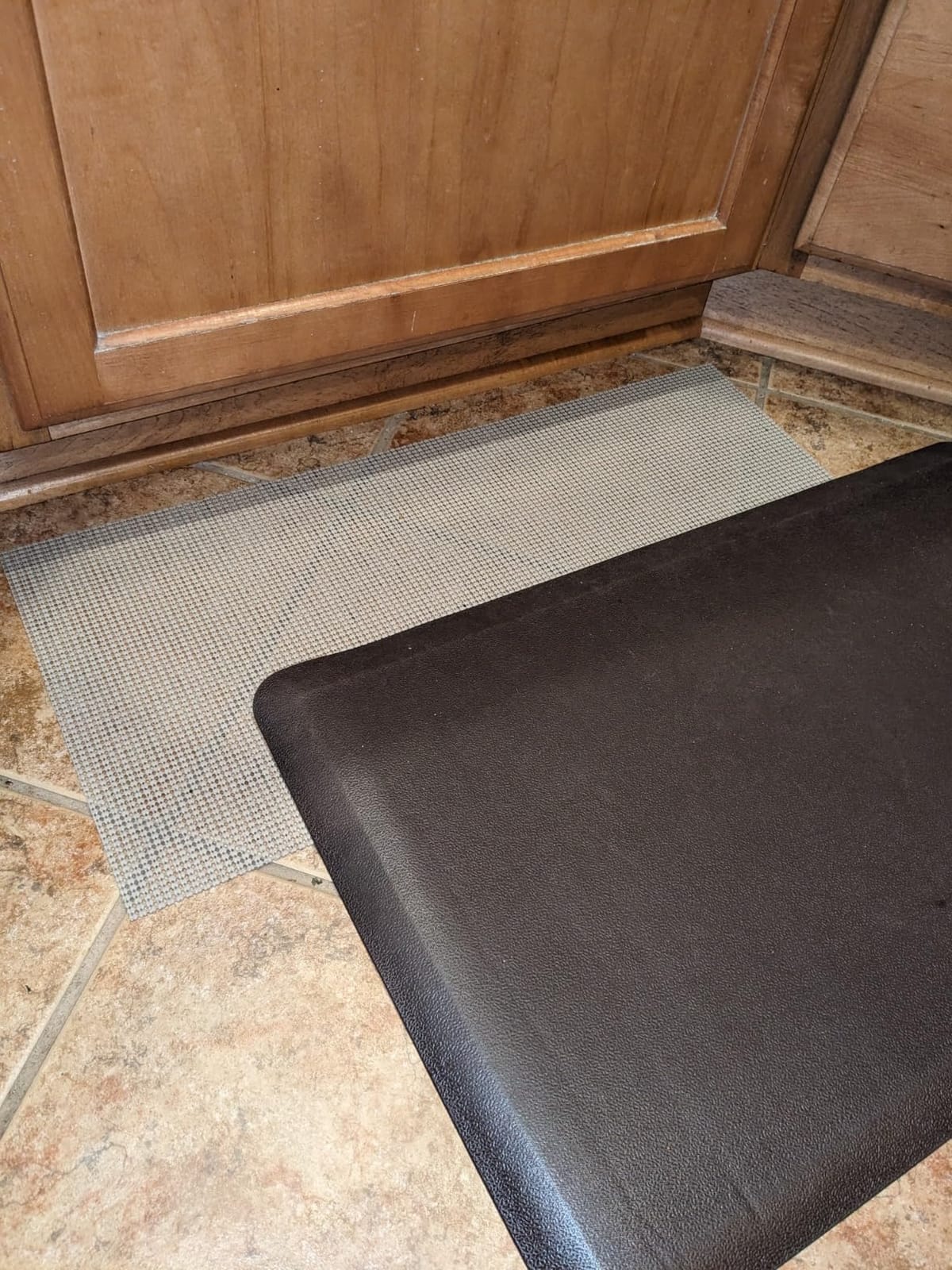 Art3d Anti Fatigue Mat - 1/2 Inch Cushioned Kitchen Mat - Comfort & Non Slip Cushion for Standing Desk, Office or Garage Floor (17.3