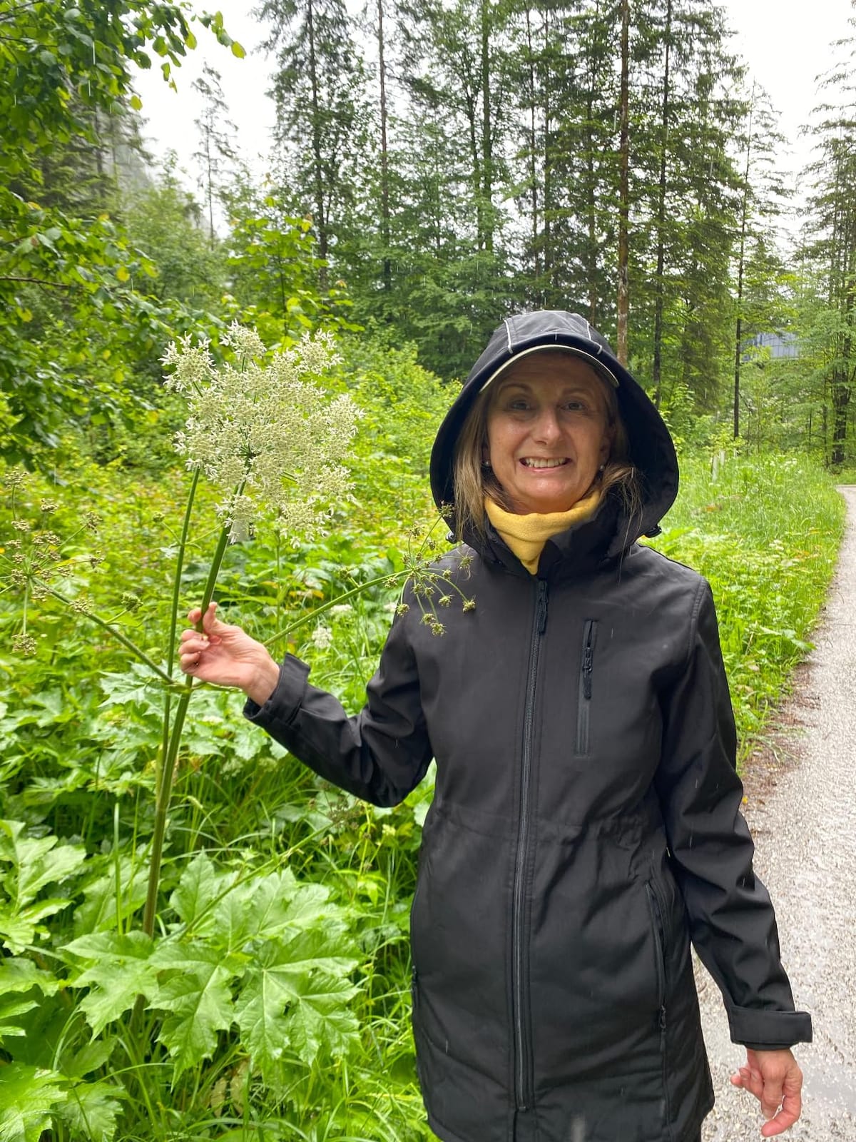 CREATMO US Women's Lightweight Waterproof Long Softshell Tactical Jacket Fleece Lined Windbreaker customer photo 2