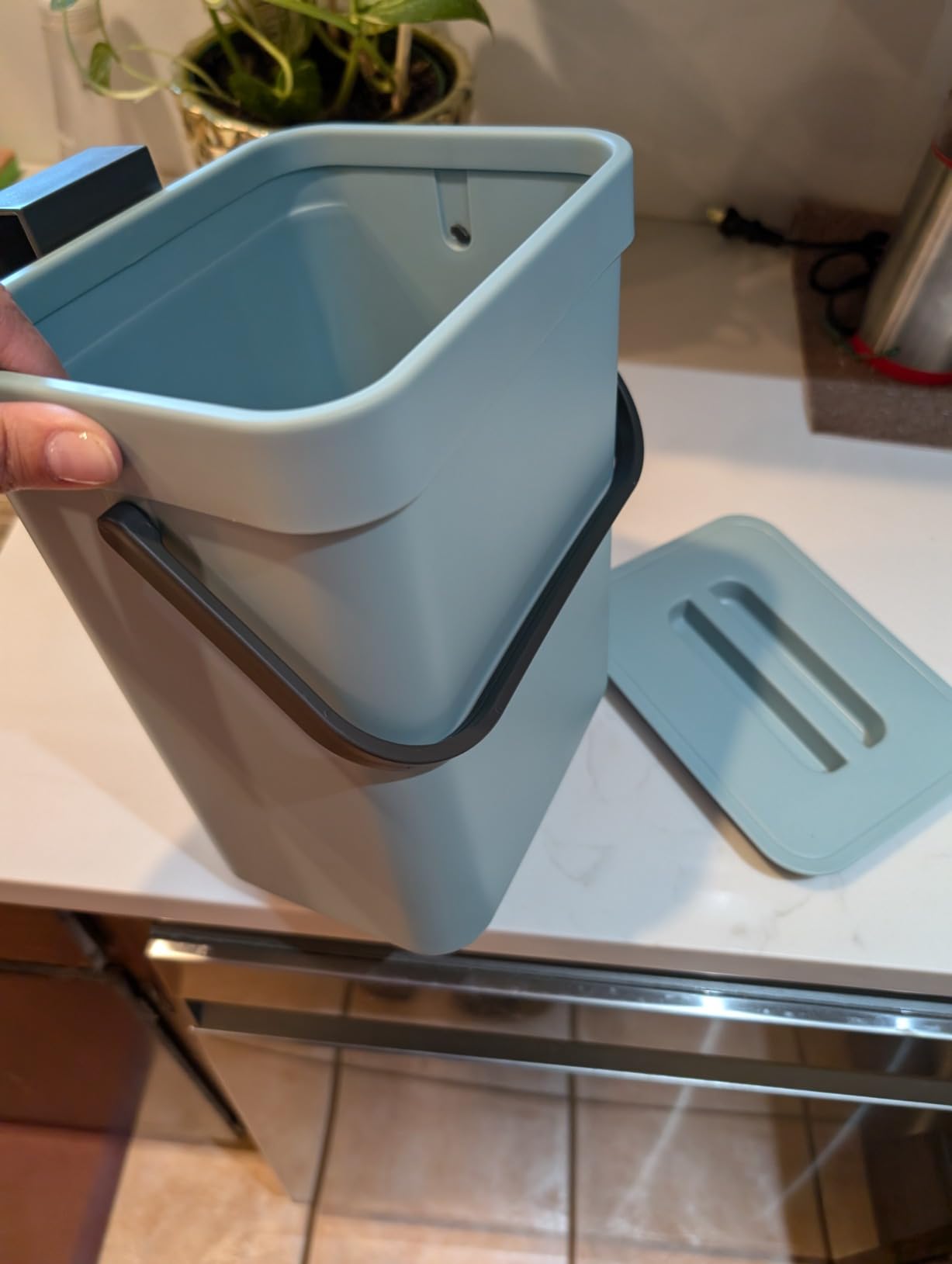 LALASTAR Countertop Compost Bin with Lid, Hanging Small Trash Can with Lid Under Sink for Kitchen, Food Waste Bin for Countertop, Mountable Garbage Can for Bathroom, RV, 5L/1.3 Gal, Black customer photo 1