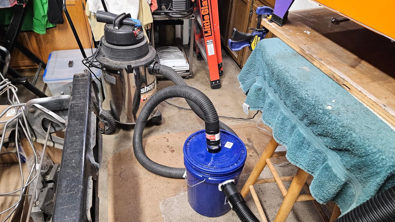 25 Gallon Bench Top Air Sandblasting Cabinet,Red customer photo 1