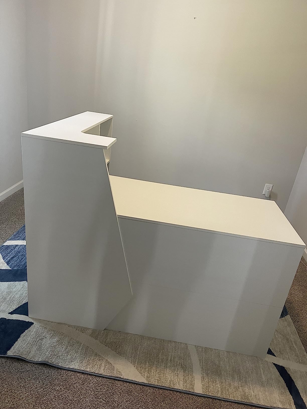 AIEGLE Large Reception Desk with Counter, Retail Counter with Private Lockable Storage & Adjustable Shelves, for Salon Reception Room Checkout Office, Natural and White (70.9