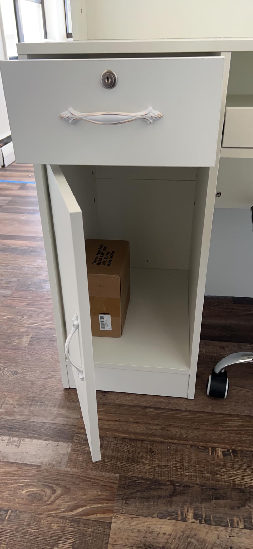 AIEGLE Reception Desk with Counter, Retail Counter with Lighted Display Shelf & Lockable Drawers, for Salon Reception Room Checkout Office, White (47.2
