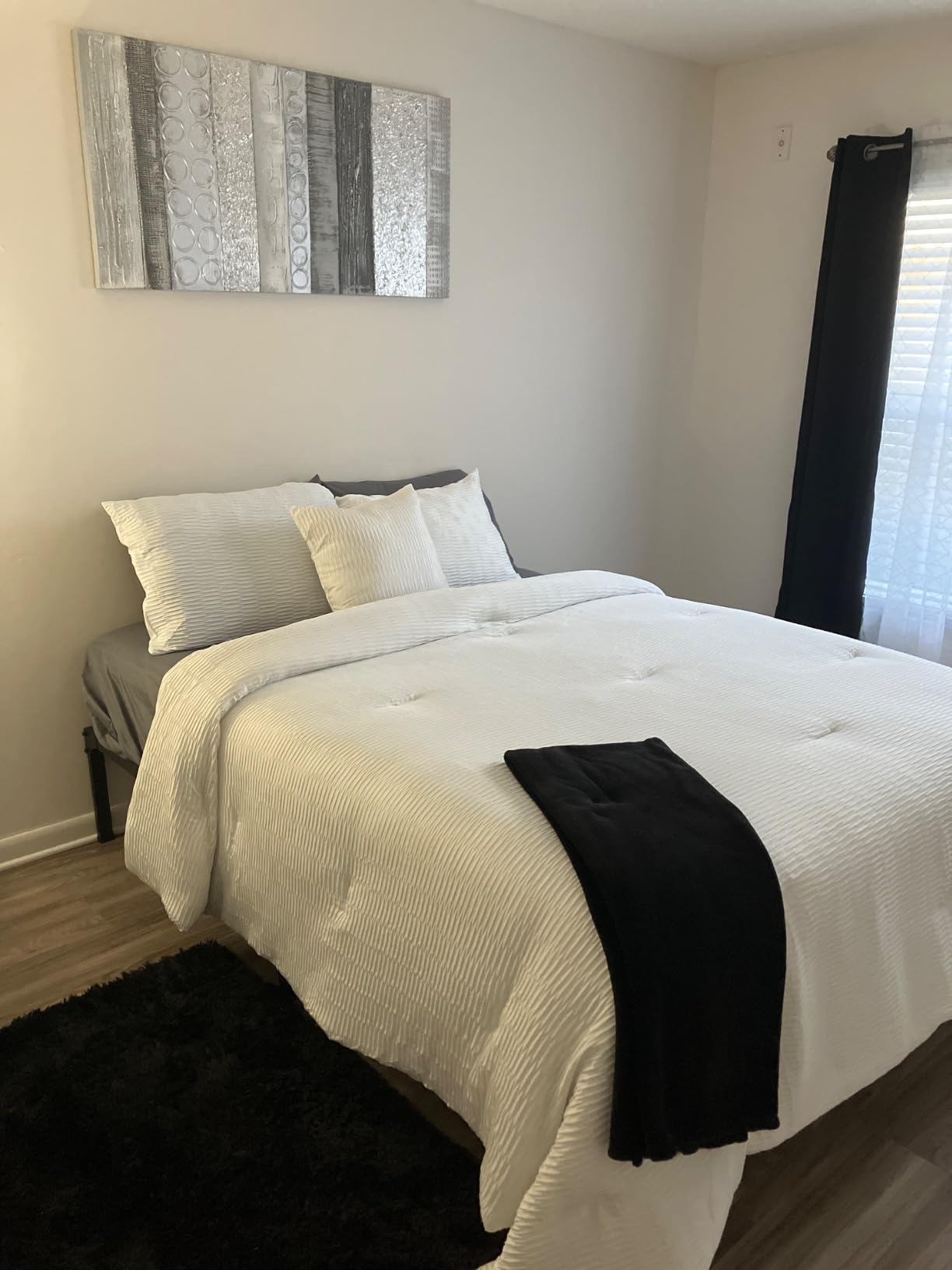 FUIOBYVV Queen Bed Frame, 14 Inch Heavy Duty Metal Platform Bed Frame Queen Size Support Up to 3500 lbs, No Box Spring Needed,Headboard Holes,Steel Slat Support,Noise Free,Easy Assembly customer photo 2