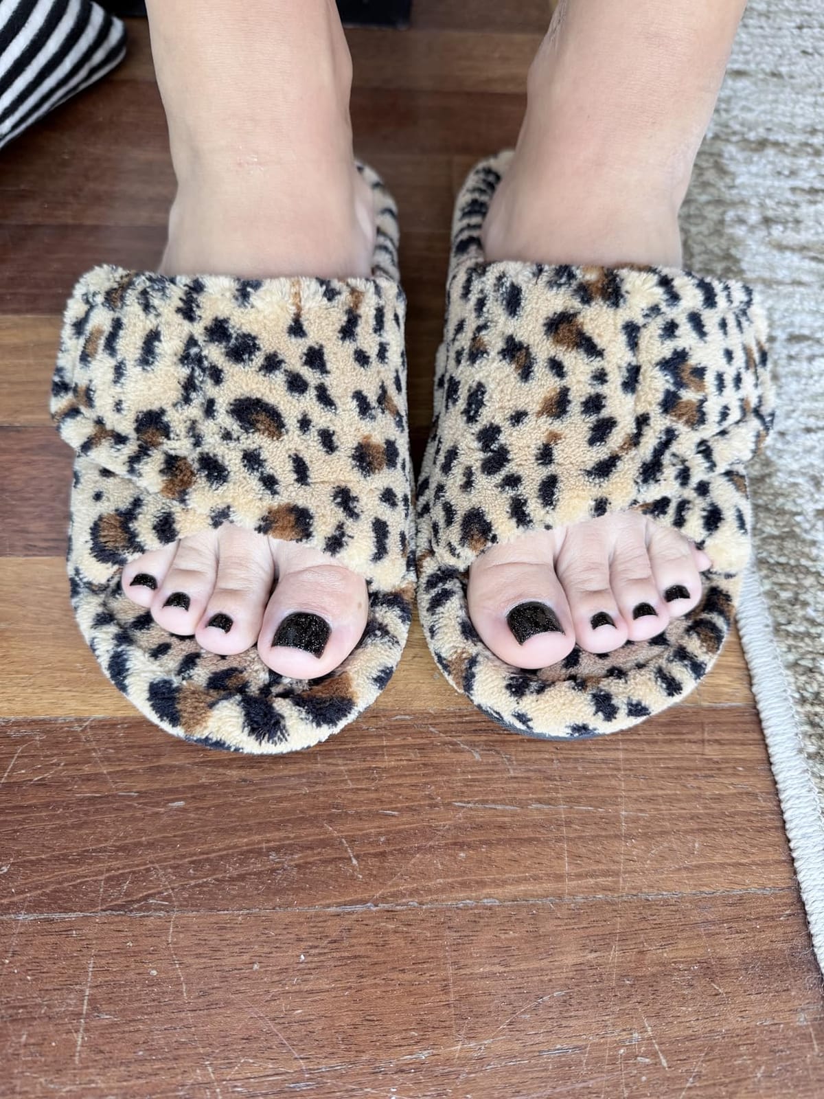 GRITHEIM Women's Orthotic Arch Support Slippers Fuzzy Adjustable Orthopedic Slippers for Plantar Fasciitis Furry Slide for Ladies customer photo 1