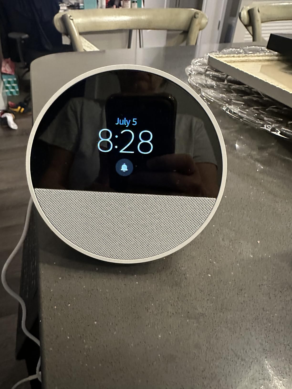 Amazon Echo Spot (newest model), Great for nightstands, offices and kitchens, Smart alarm clock, Designed for Alexa+, Black customer photo 2