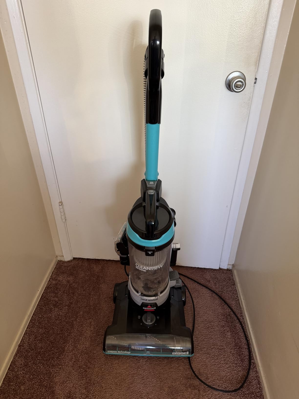 Bissell CleanView Rewind Pet Bagless Vacuum with Automatic Cord Rewind, Active Extension Wand for Hard-to-Reach Areas, Powerful Suction & Multi-Surface Cleaning, 3534 customer photo 1